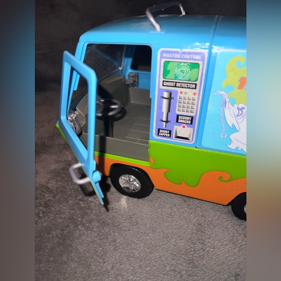 2005 Scooby-Doo Mystery Machine Ghost Patrol Haunted Castle Playset Pirate Van - Picture 10 of 16